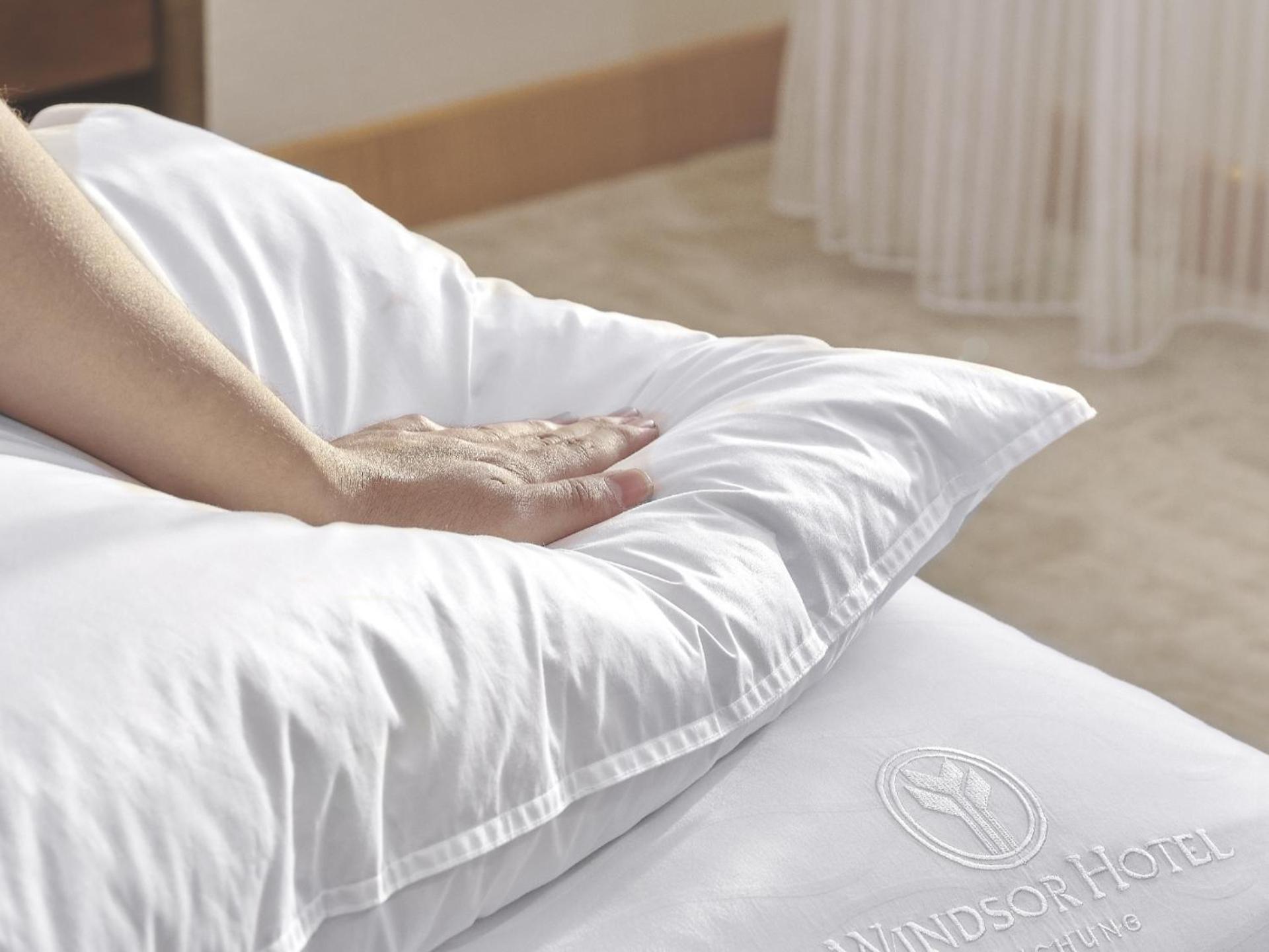 Windsor Hotel Tajcshung Kültér fotó A pillow