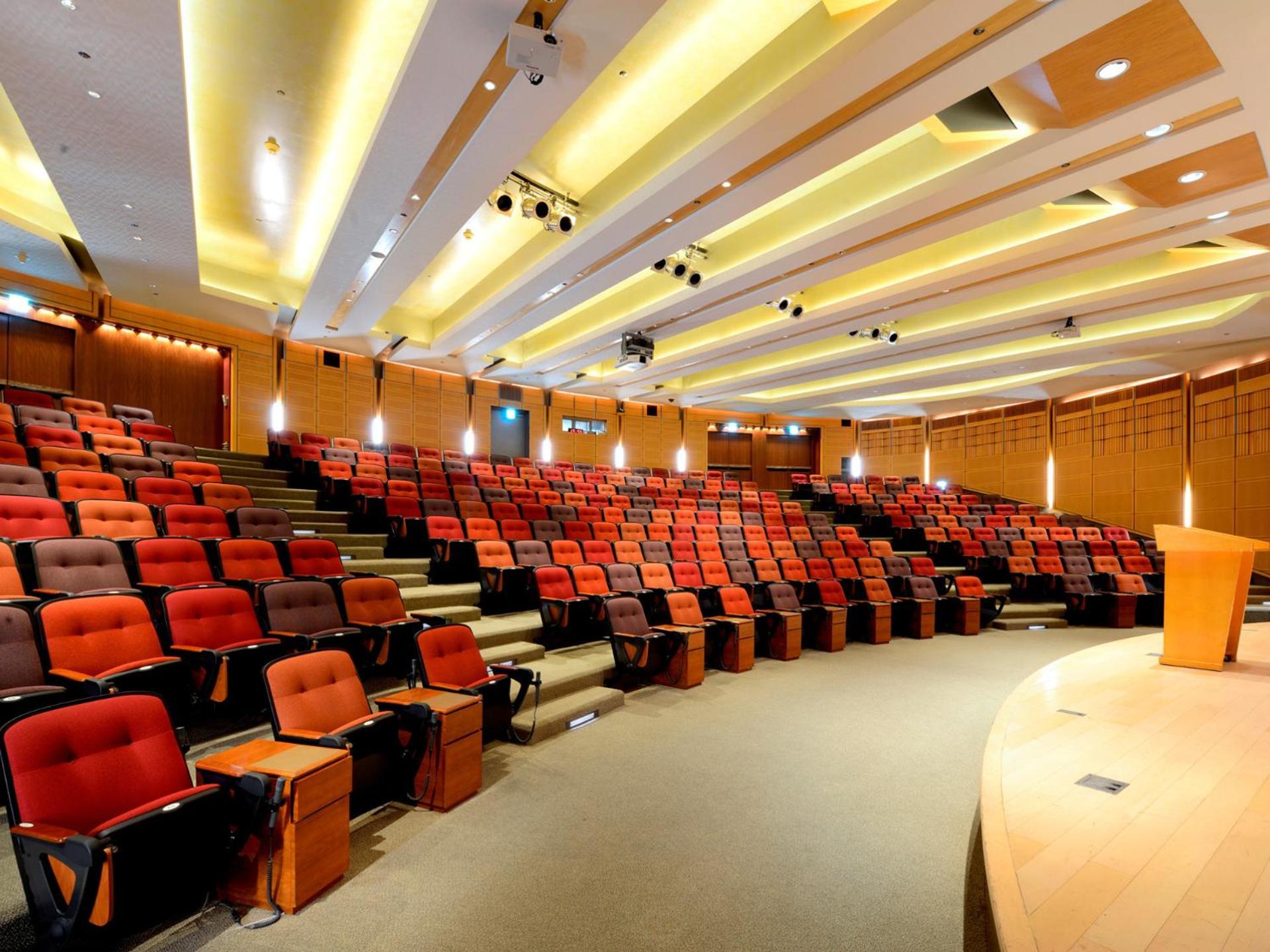 Windsor Hotel Tajcshung Kültér fotó Auditorium